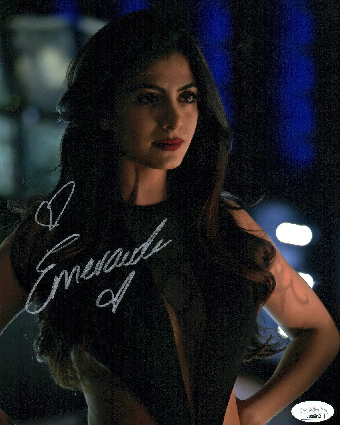 Emeraude Toubia Shadowhunters 8x10 Photo Signed JSA Certified Autograph
