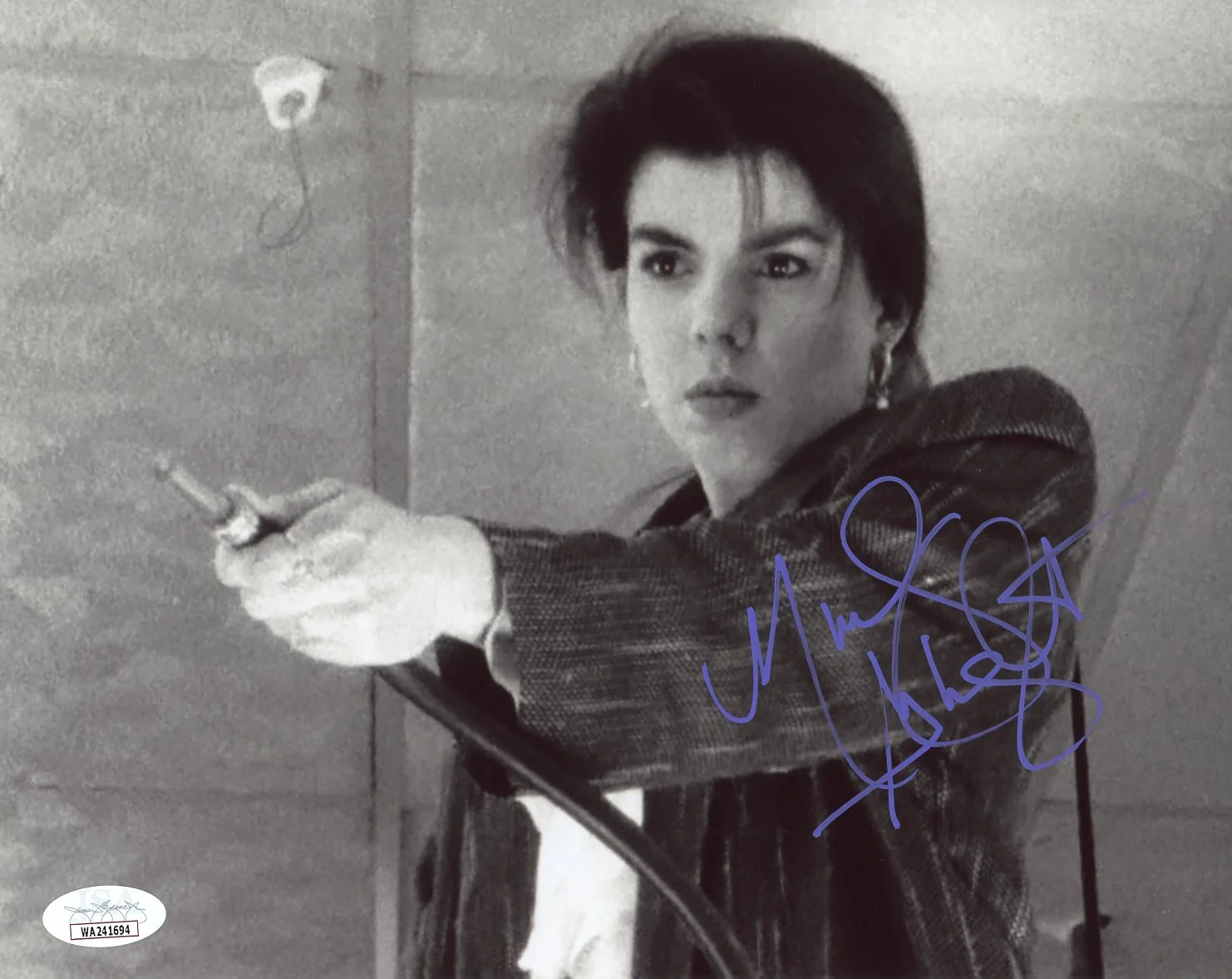 Marilyn Ghigliotti Clerks 8x10 Signed Photo JSA Certified Autograph - Image 2