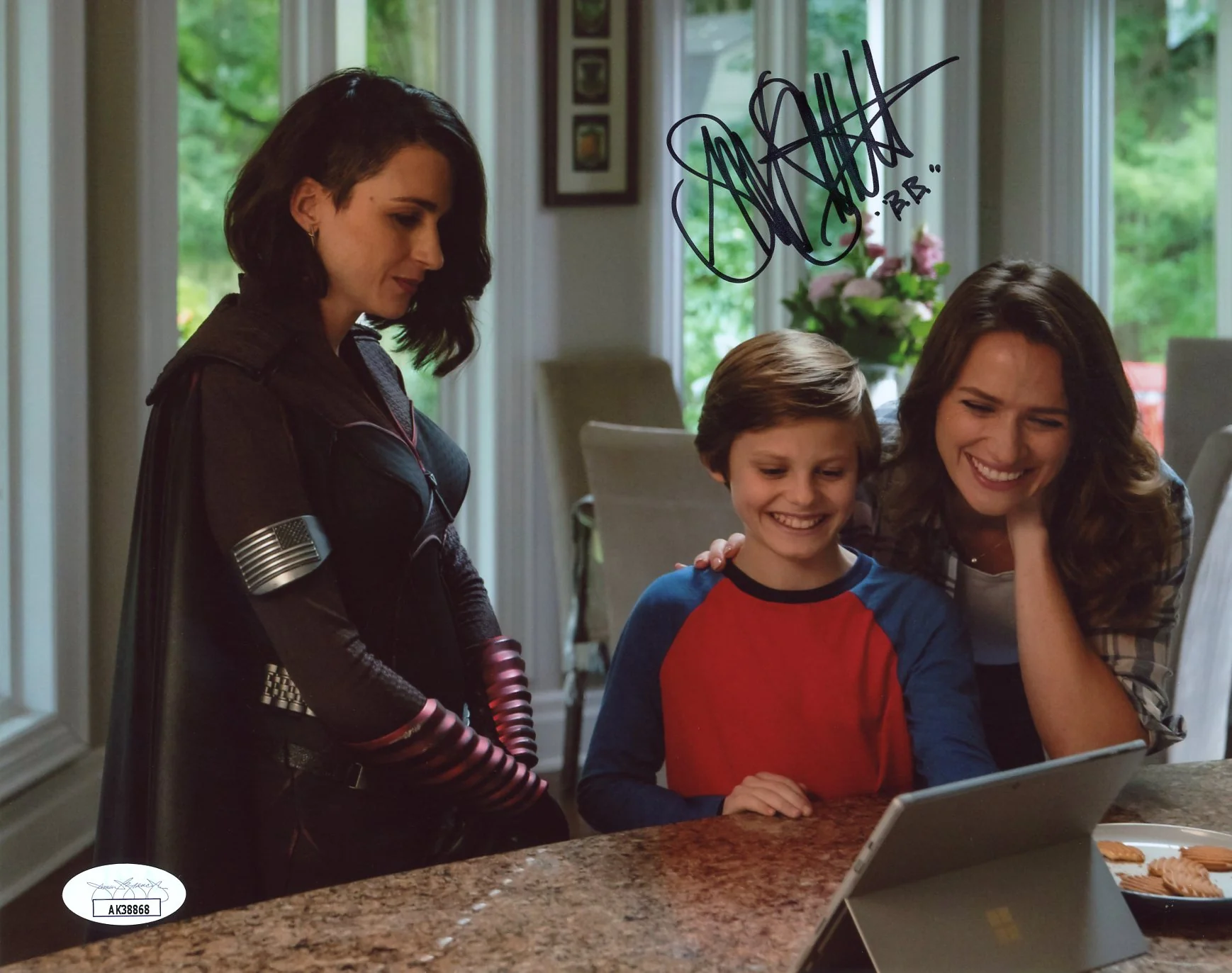 Shantel VanSanten The Boys 8x10 Photo Signed JSA Certified Autograph